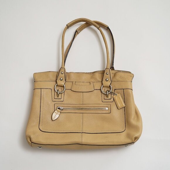 Coach Handbags - Vintage Coach "Penelope" Pebbled Shoulder Handbag